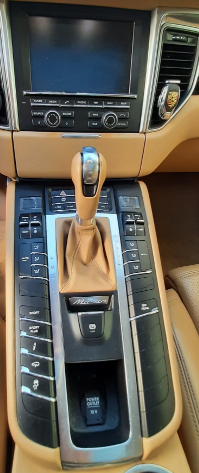 Photo  MACAN V6 3.0D 